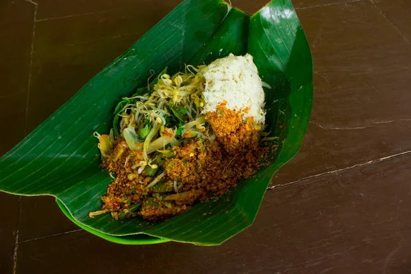 Gudangan Nasi Tumpang Традиційна Салатна Їжа Індонезії Виготовлені Варених Овочів — стокове фото