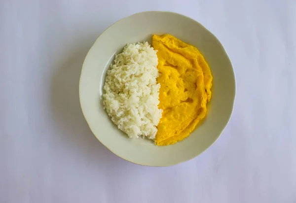 Photo Rice Fried Egg Omelet Spoon Fork White Plate Isolated — Foto de Stock