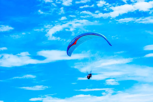Skydiving Using Parachute Blue Sky — Stock Photo, Image