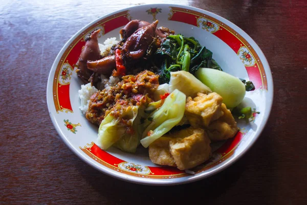 Nasi Tempong Sego Tempong Traditional Food Banyuwangi Indonesia Made Rice — Stockfoto