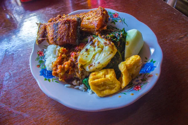 Nasi Tempong Sego Tempong Traditioneel Voedsel Uit Banyuwangi Indonesië Gemaakt — Stockfoto