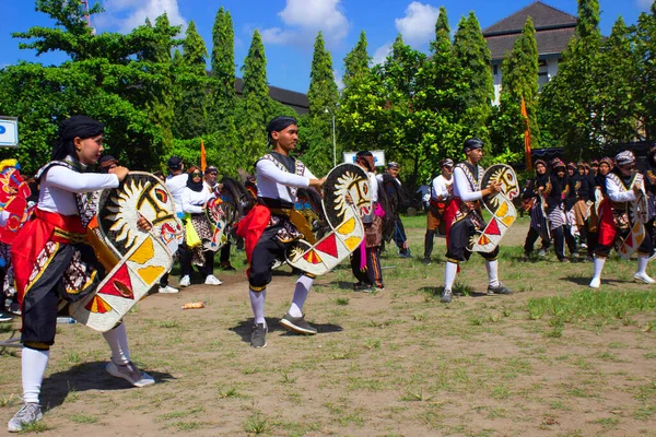 Yogyakarta Indonésie Května 2019 Lámání Jathilan Dance Tari Jatihilan Nebo — Stock fotografie
