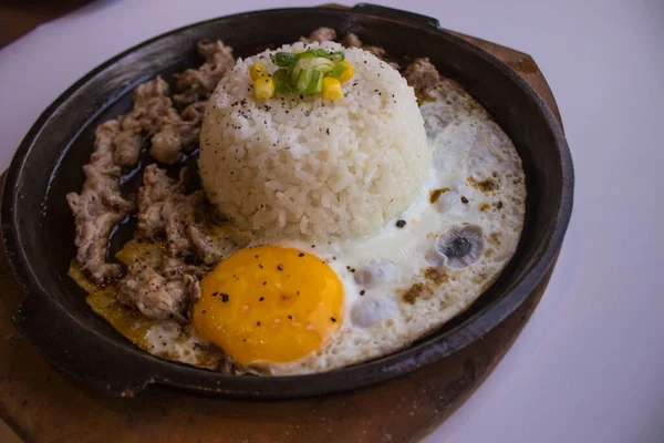 Breakfast Rice Fried Egg Meat Beef Garnish Corn Leek Close — Stock Photo, Image