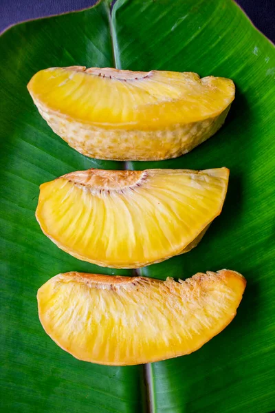 Sukun Goreng Fried Breadfruit Served Banana Leaf Black Background — Foto de Stock