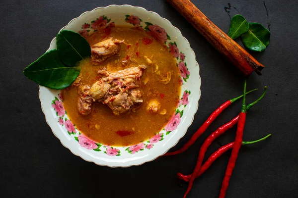 Chicken Curry Oder Kari Ayam Auf Schüssel Serviert Isoliert Auf — Stockfoto