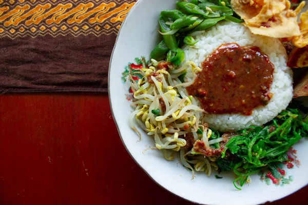 Nasi Pecel Atau Sego Pecel Adalah Hidangan Nasi Tradisional Jawa — Stok Foto