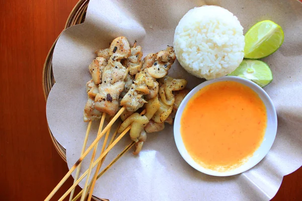 닭고기로 테이트 Sate Taichan 이찬사케 Taichan Satay 토리같은 음식인데 — 스톡 사진