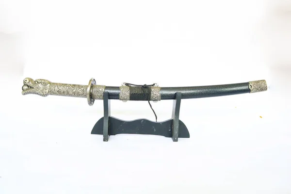 Espada Corta Samurai Japonesa Wakizashi Con Adorno Dragón Aislada Sobre —  Fotos de Stock