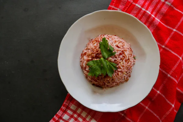 Red Steamed Rice Nasi Merah Served Plate Isolated Black Background — Stock Photo, Image