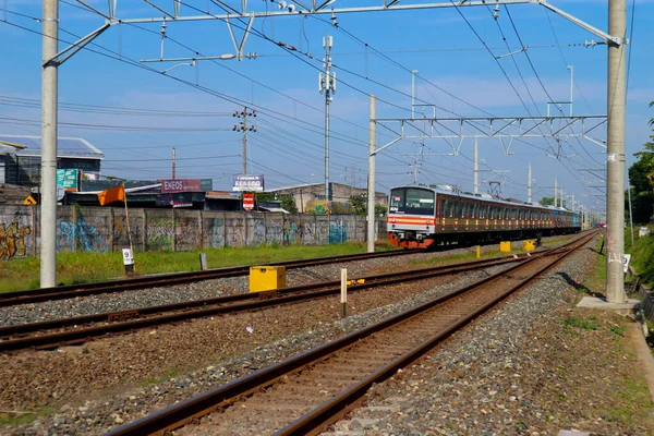 Klaten Indonesien Juli 2021 Pendlerzug Krl Kommt Klaten Zum Solobahnhof — Stockfoto