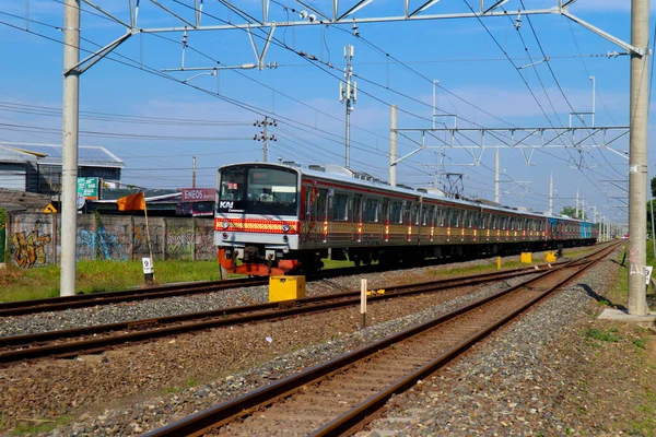 Commuter Line Train Krl Train Arrive Klaten Solo Railway Station — Φωτογραφία Αρχείου