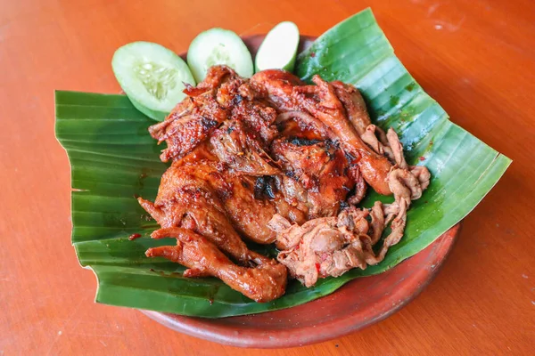 Grilled Chicken Ayam Bakar Cucumber Slash Served Banana Leaf Plate — 图库照片