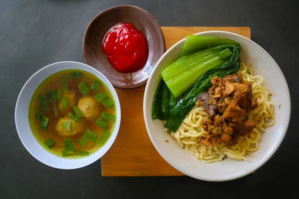 Mie Ayam Oder Nudelhuhn Ist Ein Traditionelles Essen Aus Indonesien — Stockfoto