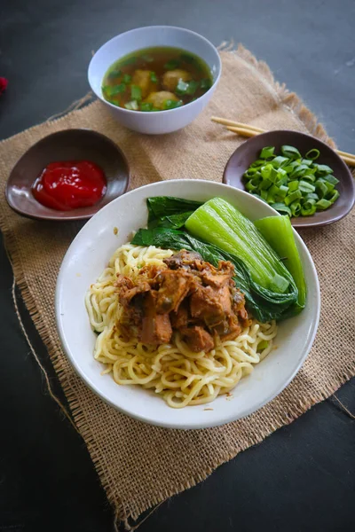 Mie Ayam Chicken Noodle Meatball Served Small Bowl — ストック写真