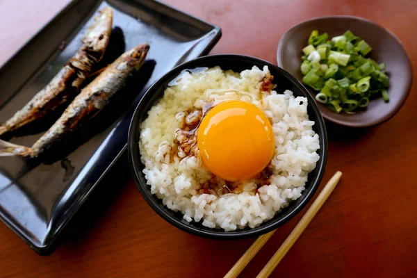 Tamago Kake Gohan Ovo Cru Arroz Comida Tradicional Japão Comer Fotografias De Stock Royalty-Free