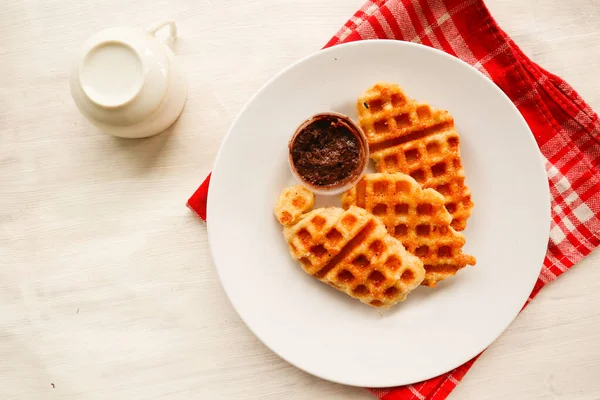 Вафлі Croissant Waffle Або Крофл Croffle Шоколадним Соусом Який Подають — стокове фото