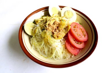 Soto Lamongan, Doğu Java, Endonezya 'da bulunan bir çorba türüdür. Tavuk, vermicelli, yumurta, fasulye filizi, zerdeçal, et suyu ve koya