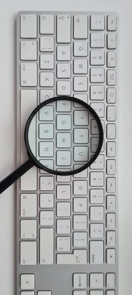 White Computer Keyboard Magnifying Glass Information Search Internet Concept — Stock Photo, Image