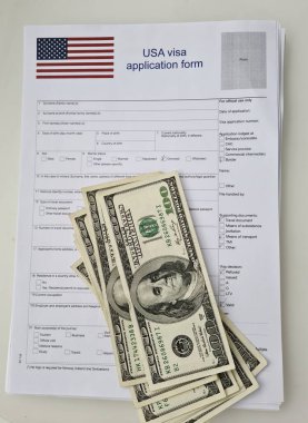 Amerikan vizesi ve nakit Amerikan doları belgeleri. Yeşil kart konsepti alınıyor