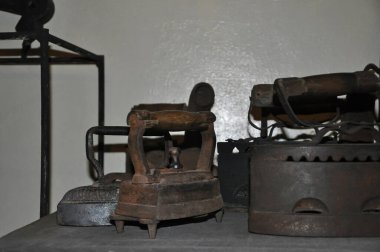Eski demir. Metal demir. Retro ev eşyaları. İl