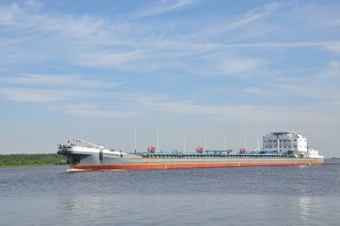 Ulaşım. Yaz doğası. Belozersk 'te. Beyaz Göl. Rusya