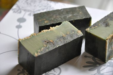 Doğal el yapımı sabun. Spa tedavileri için biyokozmetik. Eko ürünleri ve kozmetik ürünleri. Ovalama ve vücut sabunu. Doğal bileşenler. Vejetaryen Kozmetik