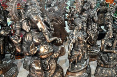 Hint heykeli. Metal heykelcikler. İç tasarım rakamları