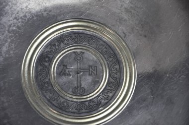 Arkeolojik metal kase. Kıbrıs Müzesi Lefkosia. Akdeniz 'de. Kıbrıs