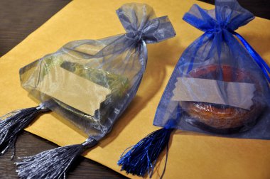 Kozmetik sabun. Bitki ve yağlı doğal sabun. El yapımı bir hediye.