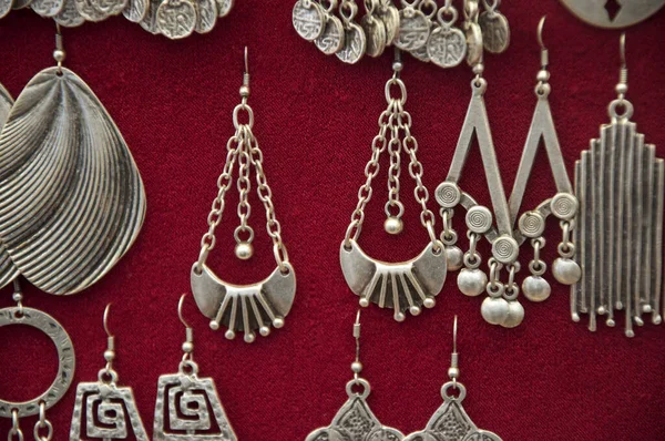 Silberne Ohrringe Traditionelle Schmuckkunst Ethnischer Schmuck — Stockfoto