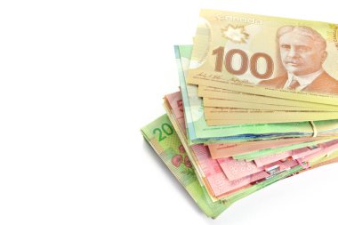 Beyaz Arkaplan Üzerine Yüksek Açılı Kanada Banknotları Yığını Görünümü