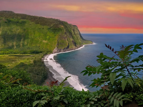 High Angle View of Punaluu Punaluu Black Sand Beach From the Cliffs Above on Big Island of Hawaii — Stock Photo, Image