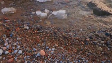 Son Kışlar Gürcistan Körfezi kıyısında Sunset 'teki Büyük Göller' de Buzlar Eriyor