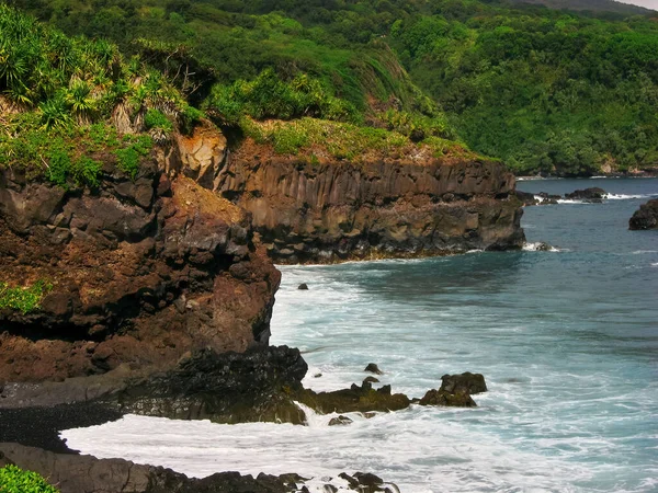Haleakala Ulusal Parkı Oheo Gulch 'taki Kuloa Point Trail' den Hana Maui Okyanus Kıyısı