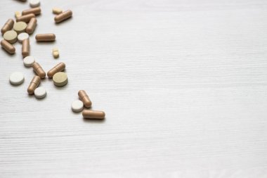 İlaçlar ve haplar, geniş bir grup su toplaması, ilaçlar, haplar.