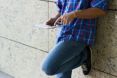 Erkek el dijital tablet pc dokunma