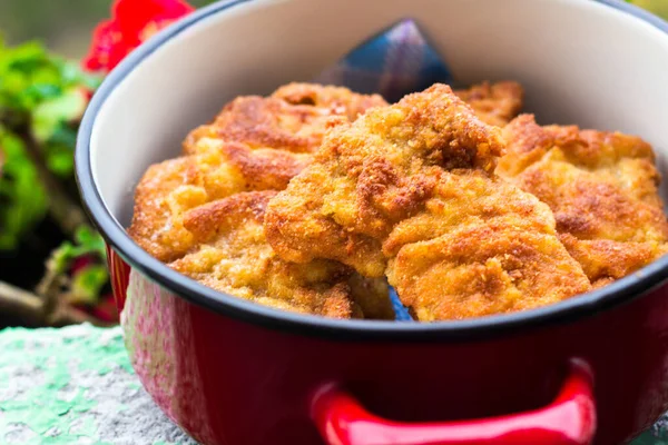 Susamlı şnitzel, tavuk göğsü.