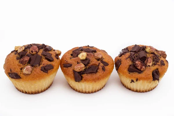 Deliciosos Muffins Com Chocolate Avelã Isolados Branco — Fotografia de Stock