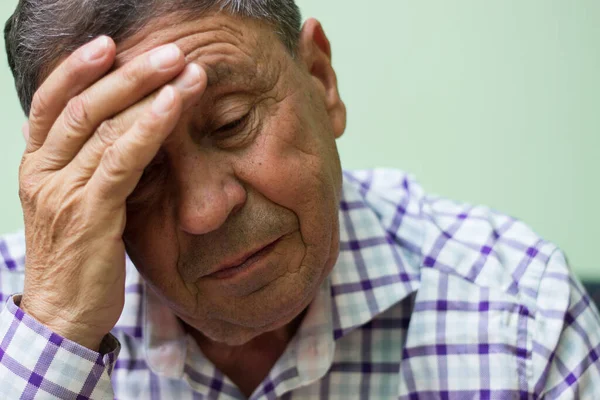 Retrato Hombre Mayor Llorando —  Fotos de Stock