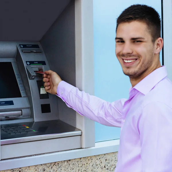 Joven Empresario Retirando Dinero Cajero Automático — Foto de Stock