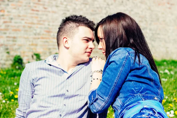 Portrait Happy Young Couple Kissing Embracing — Stock Photo, Image