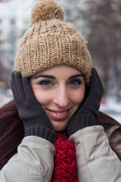 Woman Feeling Cold Winter Portrait Smiling Woman Snow — Stock Photo, Image
