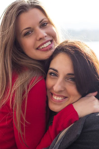 Two Young Beautiful Girl Enjoying Sunny Autumn Day Park — Φωτογραφία Αρχείου