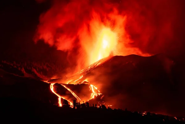 Volcan Cumbre Vieja Palma Éruption Nuit Coulées Lave Brille Dans — Photo