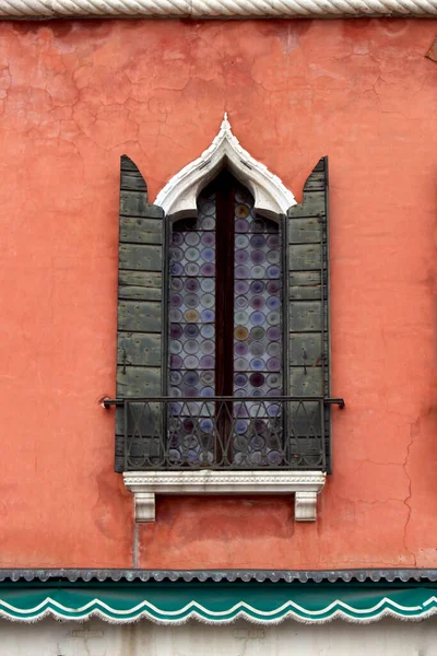 Venedig Offenes Fenster Mit Butzenscheiben — Stock Photo, Image