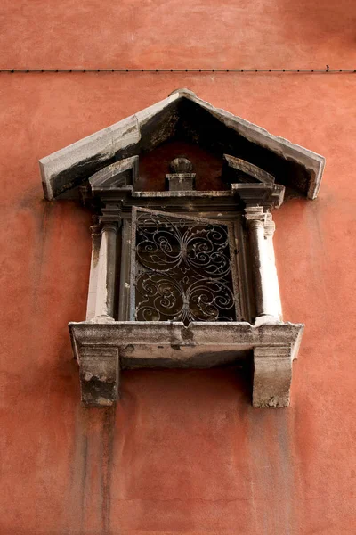 In Venedig ein kleiner Altar