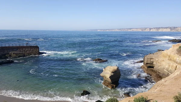 Belle Californie Sud Vagues Océan Éclaboussant Contre Rivage Rocheux Par — Photo