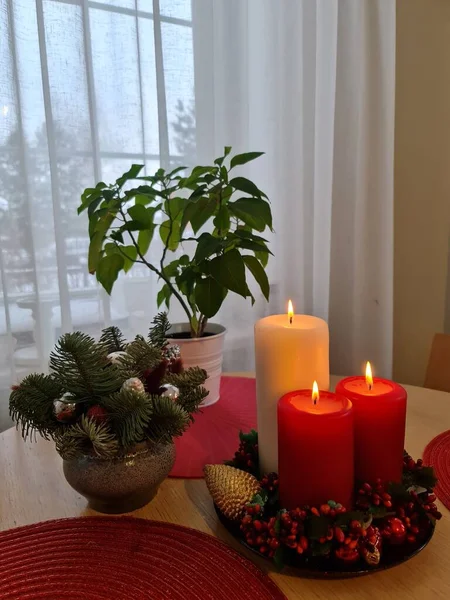 Composition Three Burning Candles New Year Bouquet Background Window — Stockfoto