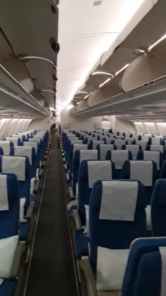 Cabina Del Avión Sin Pasajeros Auxiliares Vuelo — Vídeos de Stock