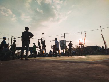 Öğleden sonra voleybol